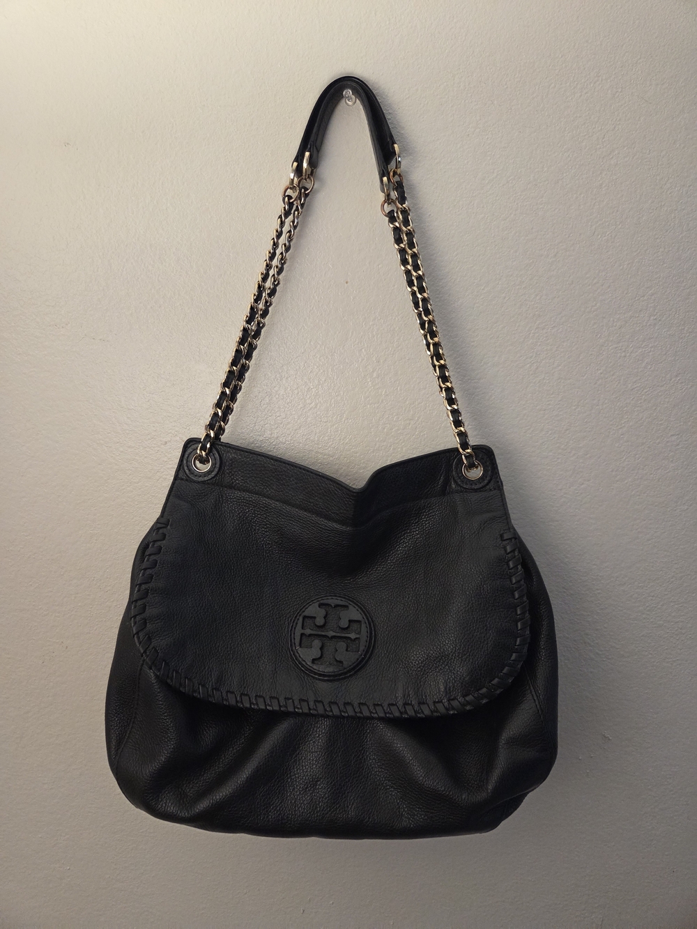 Tory Burch Black Leather Shoulder Bag with Chain Straps